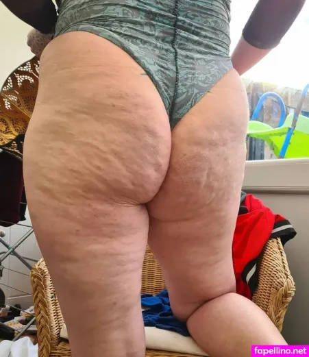 Knee Deep In Life OnlyFans Thumbnail #DIbg4nKDHR