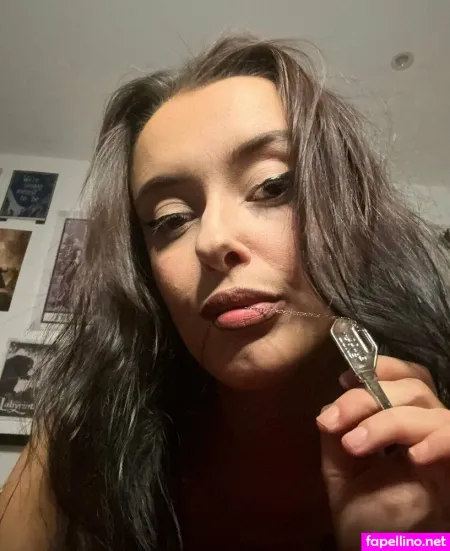 Kneelandbeg OnlyFans Thumbnail #IXmT3JvUh4