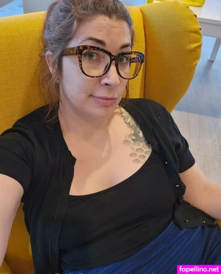 Knit Licks OnlyFans Thumbnail #i0BpEeLKLS