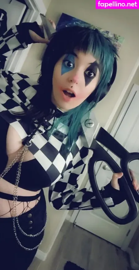 Knives OnlyFans Thumbnail #3lSzABJNtk