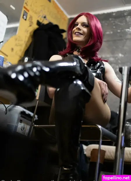 Knockinbootswithwanda OnlyFans Thumbnail #6JXKwD4LtN