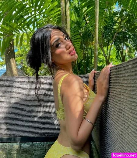 Komal Basran OnlyFans Thumbnail #BBlBeGULVD