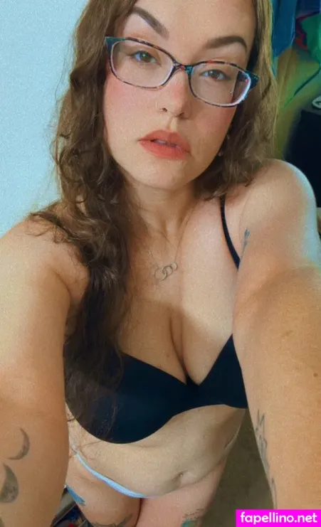 Kosmicckittyyy OnlyFans Thumbnail #FHrn7k7AzQ