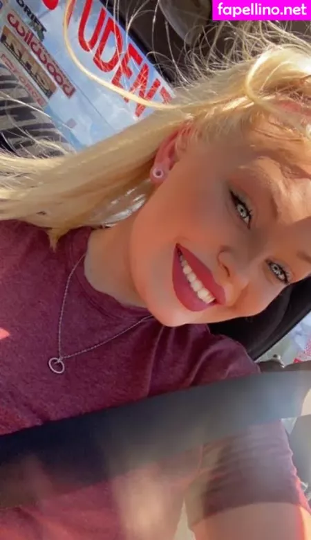 Kourtney Garrett OnlyFans Thumbnail #hslpSpEYzy