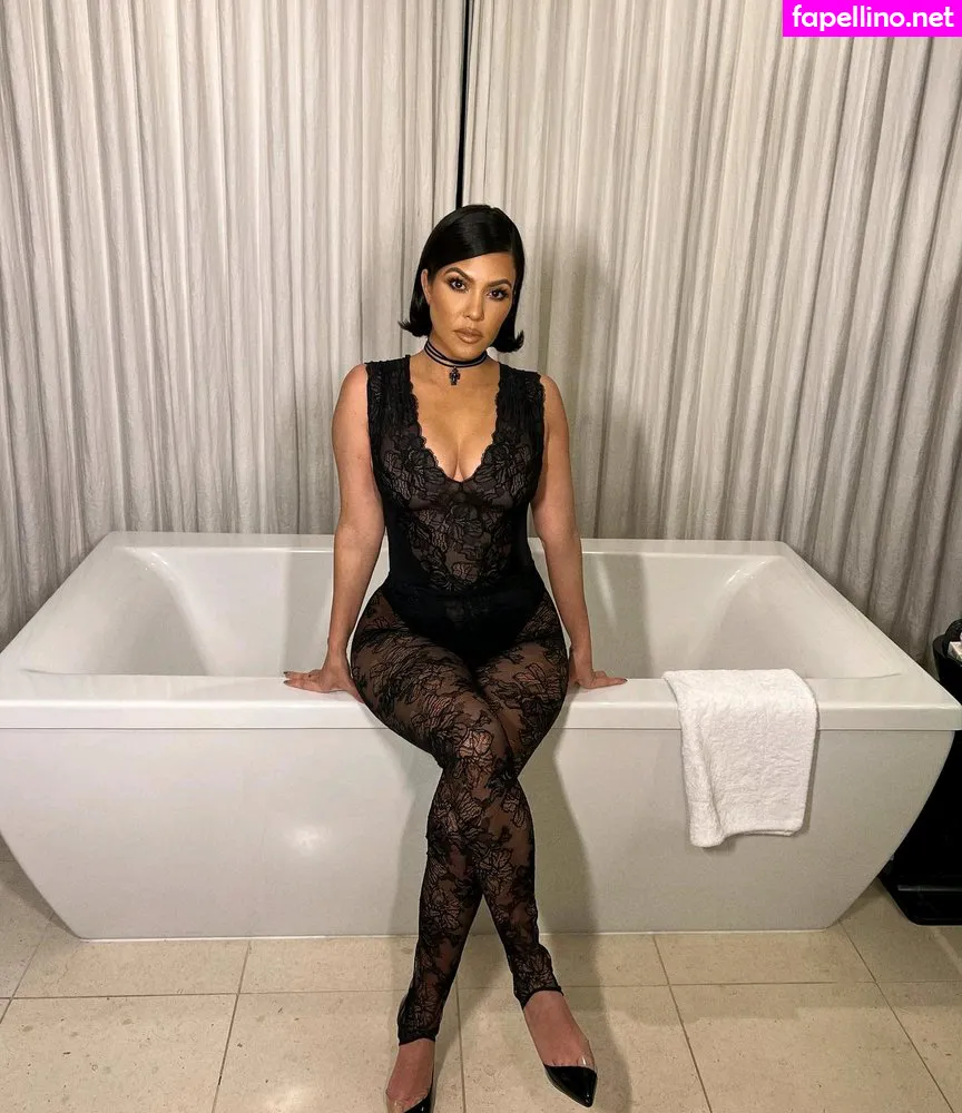 kourtneykardash Nude Leaked OnlyFans Photo #C62E0voXO3