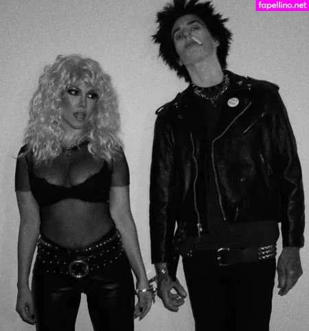 Kourtney Kardashian OnlyFans Thumbnail #HRPSyF7Uzg