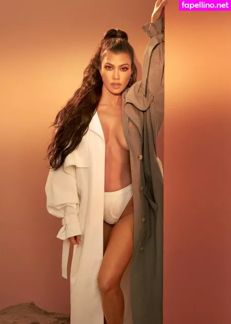 Kourtney Kardashian OnlyFans Thumbnail #st14wwVeu2