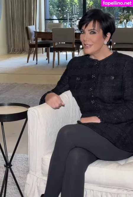 Kris Jenner OnlyFans Thumbnail #0eEfr9Xbz9