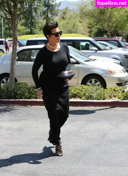 Kris Jenner OnlyFans Thumbnail #QBvzh2IXQE