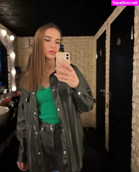 Krisblow OnlyFans Thumbnail #m9IyK3uBNR