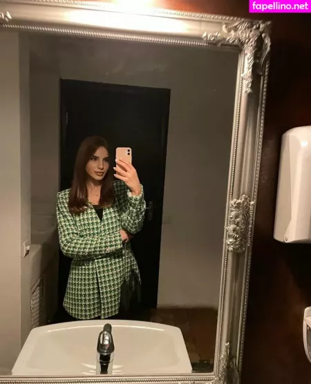 Krisblow OnlyFans Thumbnail #md4yzMBJPm