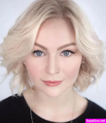 Kriscollins OnlyFans Thumbnail #N9J9zpkCfe