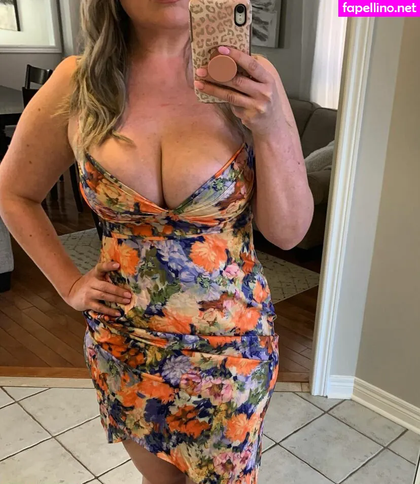 hottiehousewifekrissi, housewife.hottie, myhottiehowife Nude Leaked OnlyFans Photo #wf3Vdx7PHS