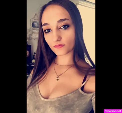 Kristen Banister OnlyFans Thumbnail #29U8tke71J