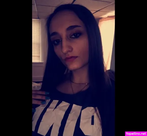 Kristen Banister OnlyFans Thumbnail #4l8354EqcA