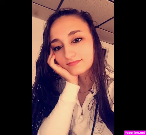 Kristen Banister OnlyFans Thumbnail #qezBSChpRA