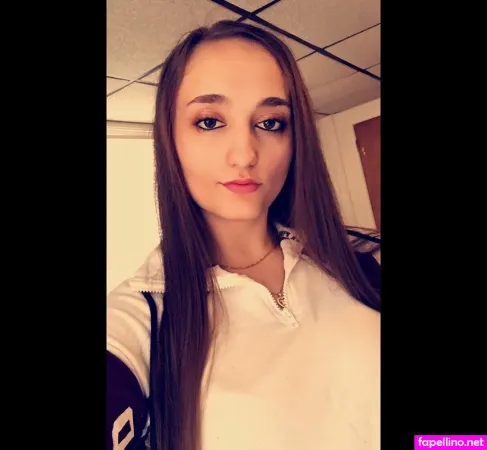 Kristen Banister OnlyFans Thumbnail #uiDXtR2Rv5