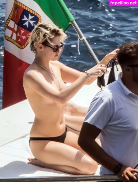 Kristen Stewart OnlyFans Thumbnail #CF3bMNTfWr