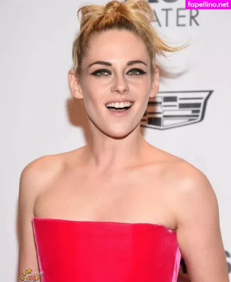 Kristen Stewart OnlyFans Thumbnail #lz1r62V63T
