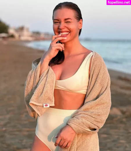 Kristina Asmus OnlyFans Thumbnail #LXY9pcKduj