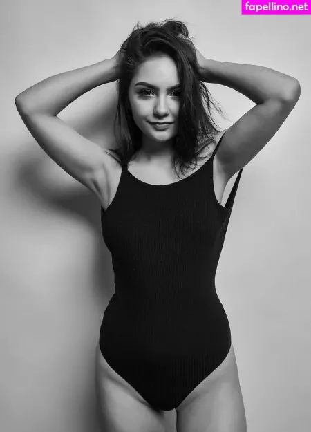 Kristina Azaronak OnlyFans Thumbnail #SsOOzeD5cO
