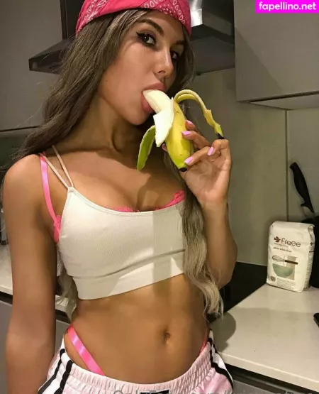 Kristinafrye OnlyFans Thumbnail #rNaEcYg03H