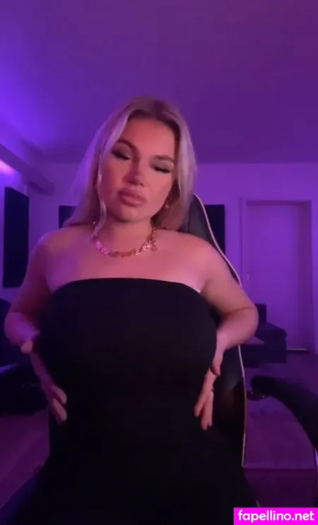 Kristinamouu Main Profile Photo