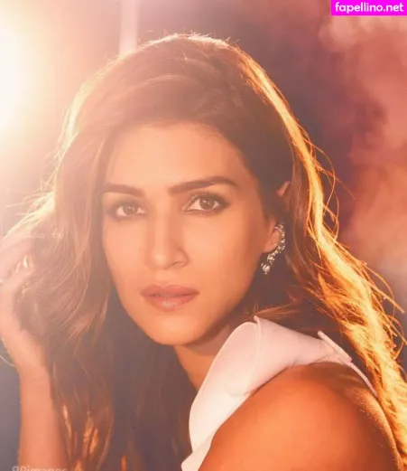 Kriti Sanon OnlyFans Thumbnail #jdhEK8yIzy