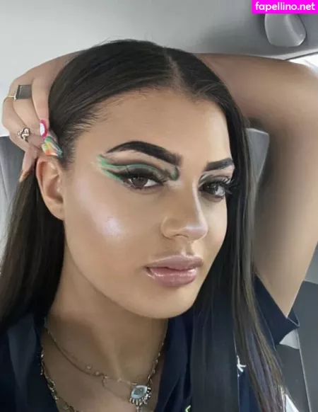 Krystaleeliz OnlyFans Thumbnail #4aI8iwxYor