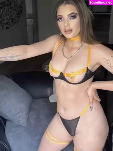 Krystaleeliz OnlyFans Thumbnail #vWtObiXlTN