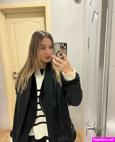 Ksenia A OnlyFans Thumbnail #zQ9lWb10tD