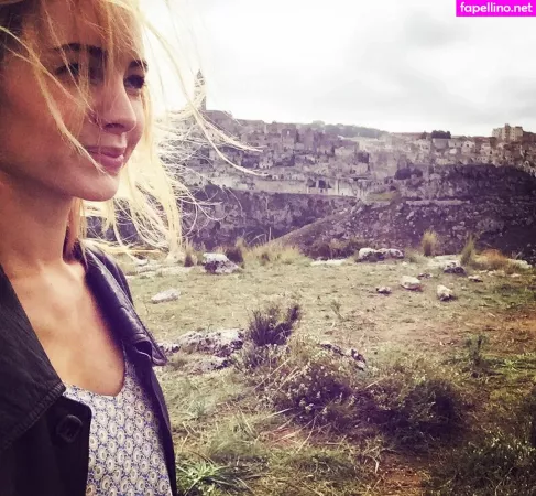 Ksenia Solo OnlyFans Thumbnail #m7saBXEnw4