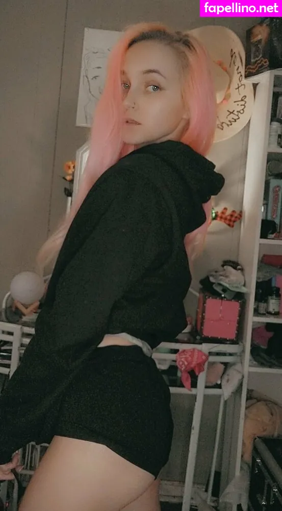 kushgirlxxfree, mika_the_cougar Nude Leaked OnlyFans Photo #3IjzDFZ96b