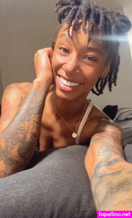 Kweendezire OnlyFans Thumbnail #YTWZJxrHLd