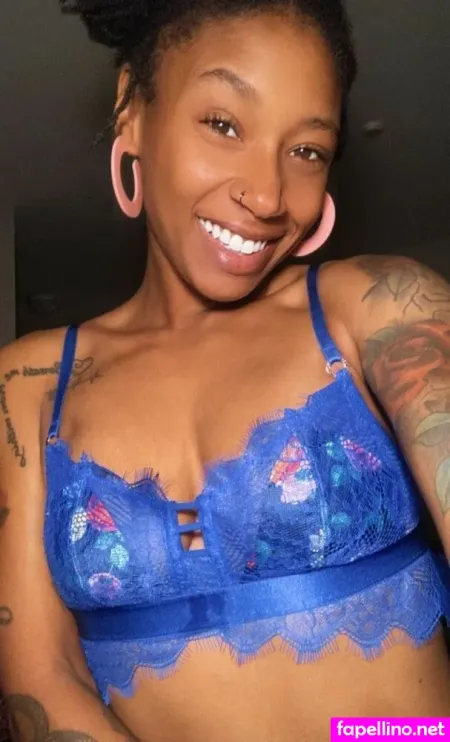 Kweendezire OnlyFans Thumbnail #gHxYsLvVAg