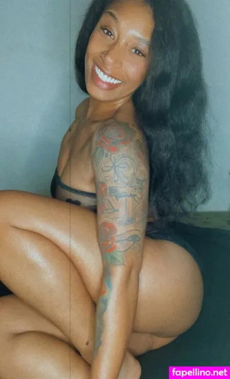 Kweendezire OnlyFans Thumbnail #gWuGlMN3ml