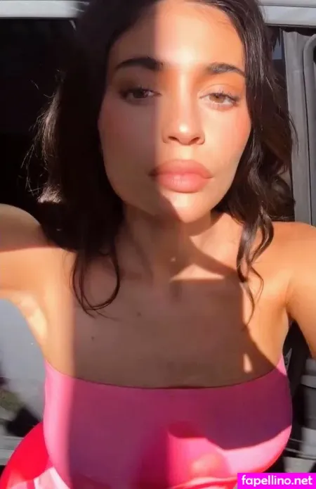 Kylie Jenner 1 OnlyFans Thumbnail #CdcXmx3sFW