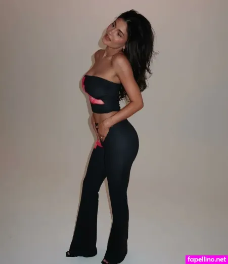 Kylie Jenner 1 OnlyFans Thumbnail #JorJaMqLzc