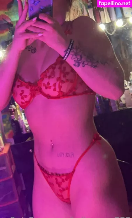 Kylieerose777 OnlyFans Thumbnail #qwqwhpWCCc