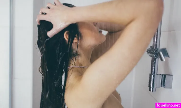 Kyra Elton OnlyFans Thumbnail #AbQdcy6wu2