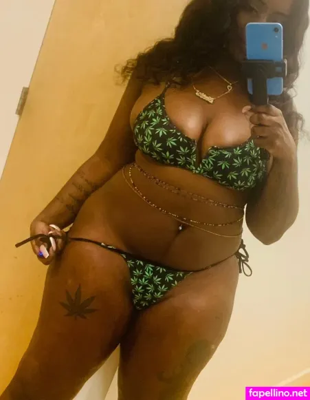 Kyrachanelxo OnlyFans Thumbnail #8O12HY1o1s