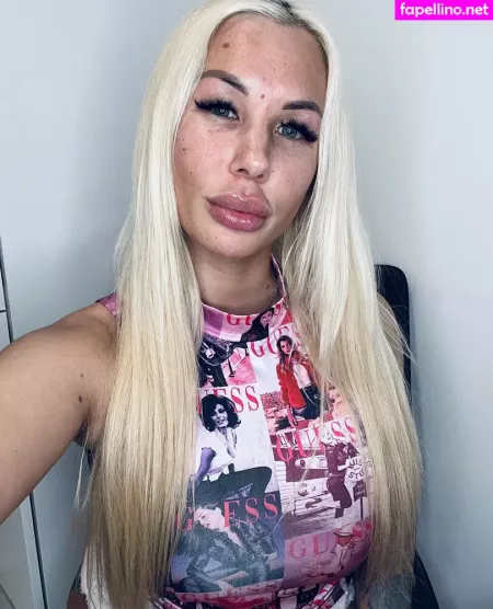 Kyrahotxxx OnlyFans Thumbnail #oEddj5kdvm