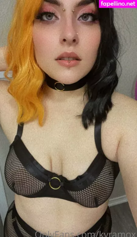 Kyramox OnlyFans Thumbnail #tlS0lfWUfL