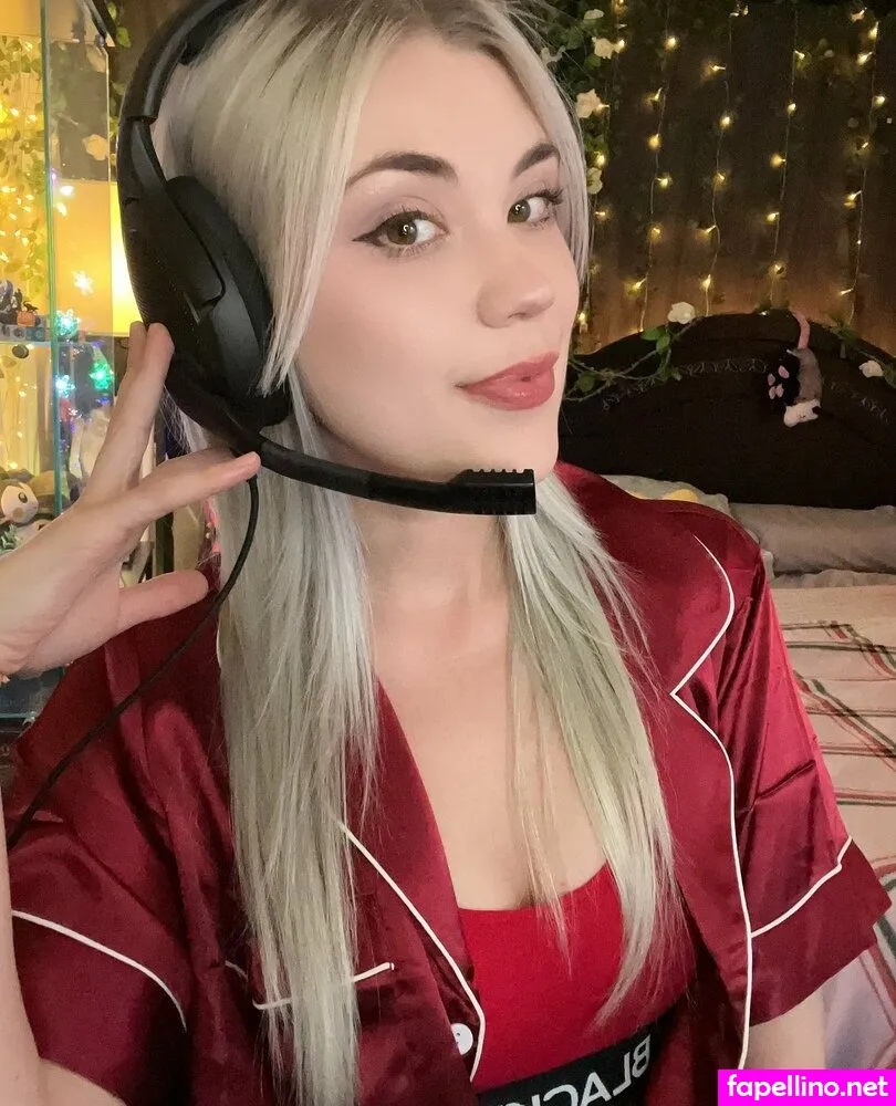 LittleLunarGirl, l_ittlel_une, liddlelunargirl Nude Leaked OnlyFans Photo #KiTfc7pTxu