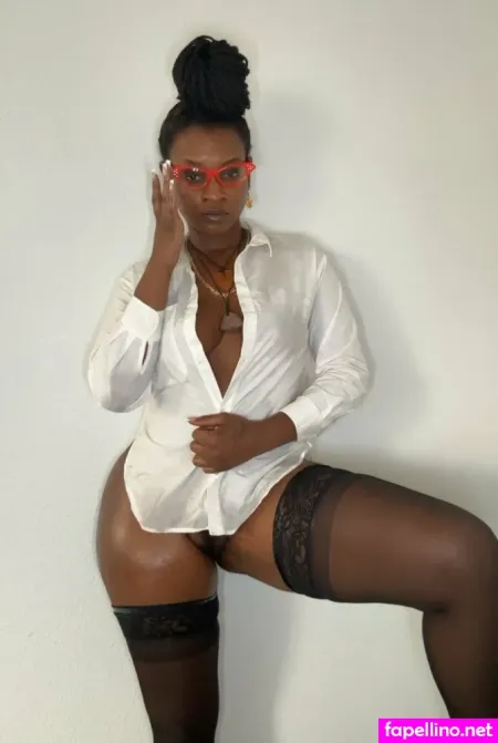 L0yaltriinii OnlyFans Thumbnail #LYIU8MOmeW