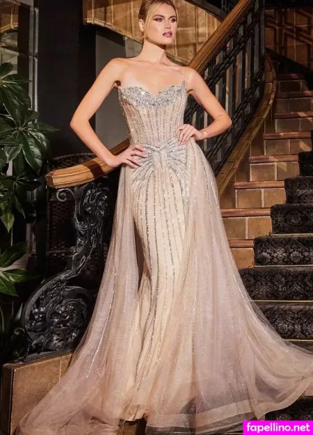 La Divine OnlyFans Thumbnail #1uAKPwYoBM