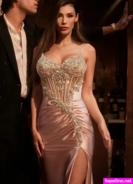 La Divine OnlyFans Thumbnail #DmubFLNsxq