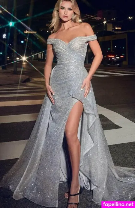 La Divine OnlyFans Thumbnail #kSqSsiqtRQ