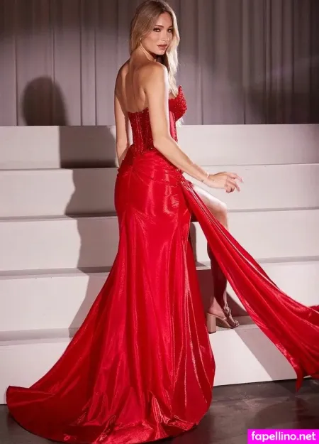 La Divine OnlyFans Thumbnail #skIP5IyPnH