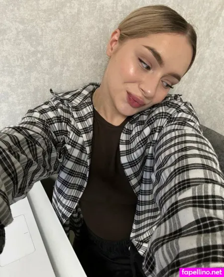 La La Landay OnlyFans Thumbnail #UC7w9nNQXD